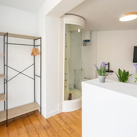 Ereta Bano Privado Penzion 3*